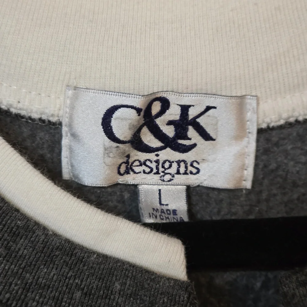 CLEARANCE‎ 💲6️⃣ C&K Designs Snowflake Birdhouse Embroidered Cardigan Large